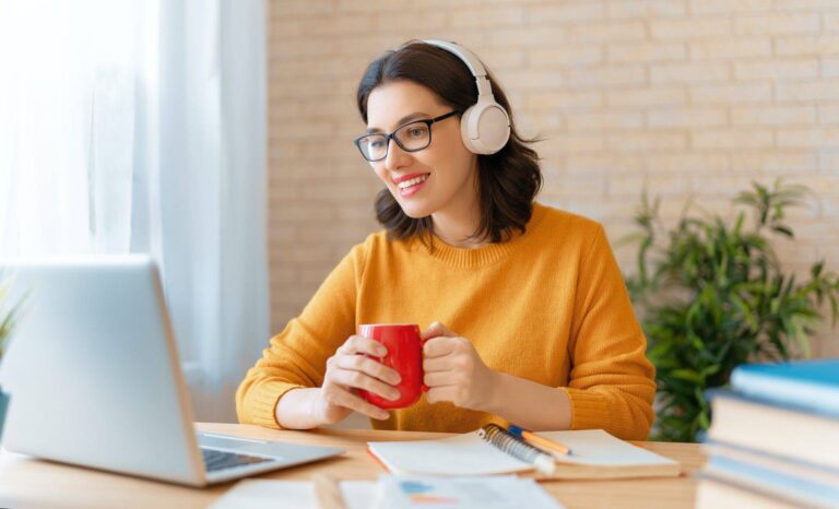 Arbeiten in Quarantäne? 9 woman working in home office