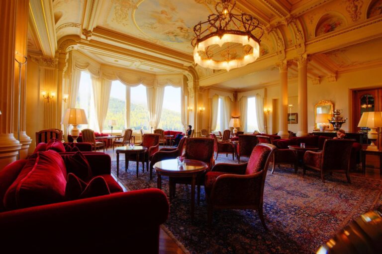 luxuriöse Hotellobby