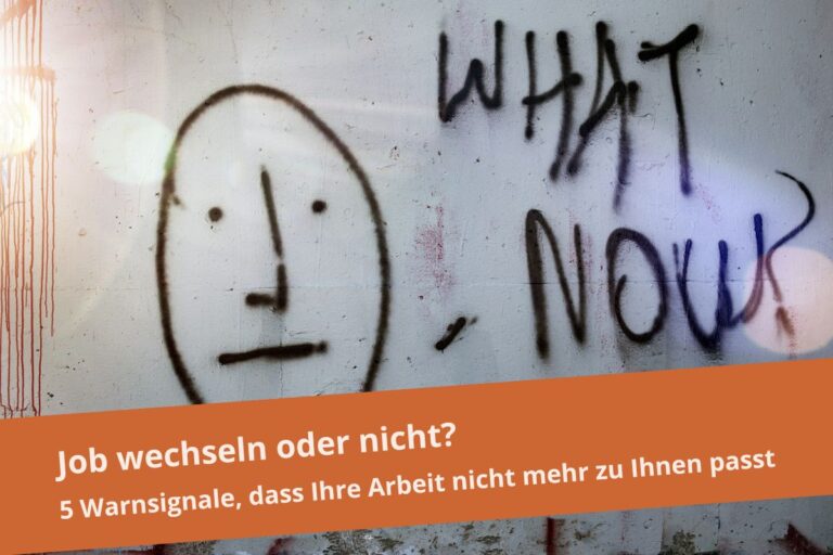 Ein Smiley mit geradem Strich als Mund. Aufschrift: Job wechseln oder nicht?