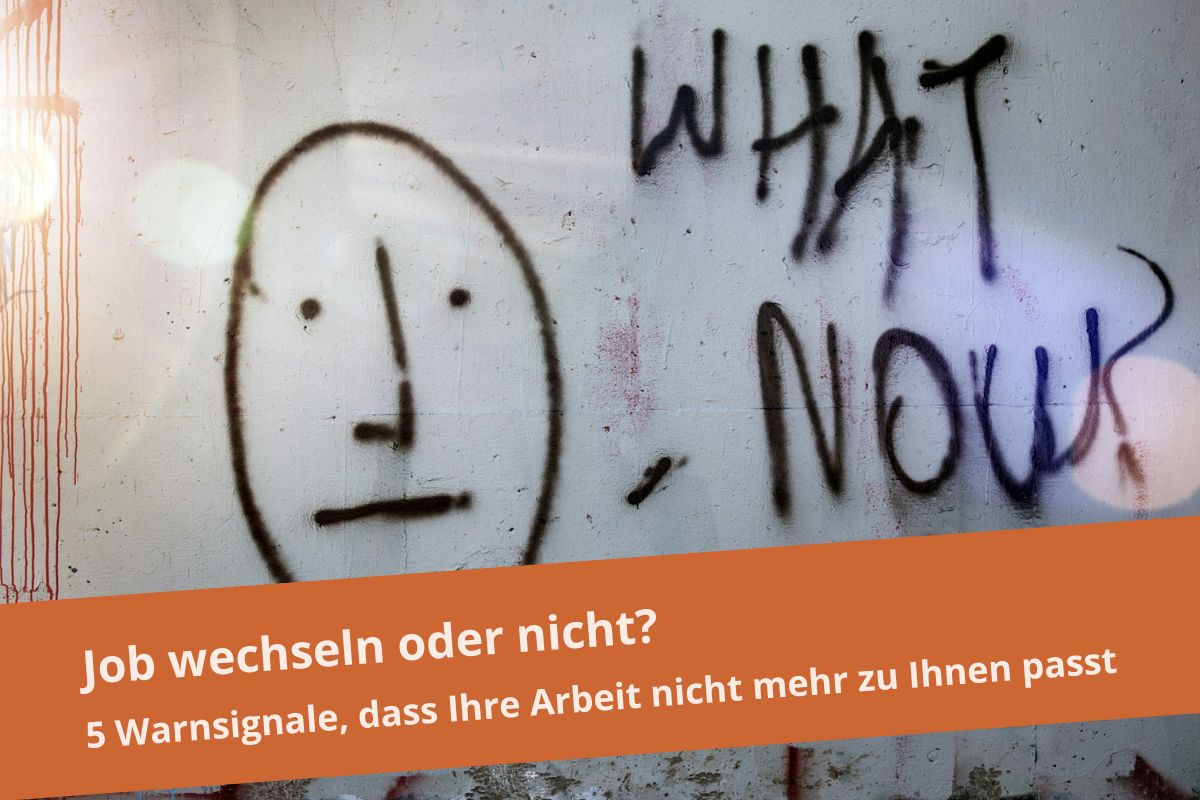 Ein Smiley mit geradem Strich als Mund. Aufschrift: Job wechseln oder nicht?